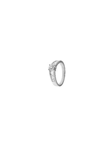 Bague Solitaire accompagné diamants or 750/000 Bague Solitaire accompagné diamants or 750/000